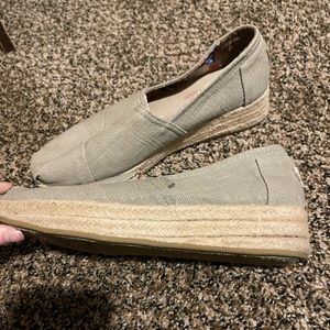 Super comfy, size 9 BOBS!